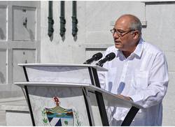 ofrenda-floral-del-presidente-cubano-al-poeta-nacional-nicolas-guillen