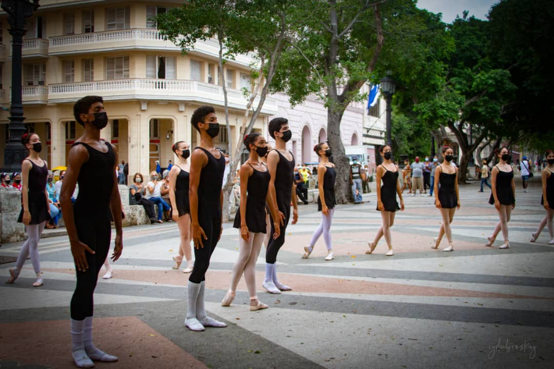 celebración del día del estudiante en el Prado capitalino protagonizado por la Escuela Nacional de Ballet Fernando Alonso y estudiantes de escuelas del Consejo Popular