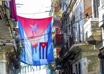 banderas-cubanas-para-recibir-el-ano