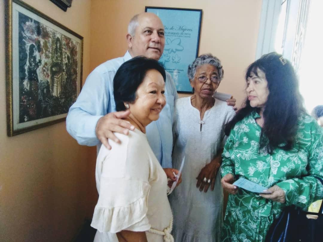 Huellas imborrables de tres mujeres huellas-imborrables-de-tres-mujeres