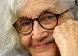 poet-and-essayist-fina-garcia-marruz-passes-away