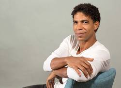 carlos-acosta-with-his-feet-in-the-sky-and-his-soul-in-cuba