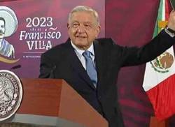 ignacio-ramonet-presents-amlo-with-his-book-100-hours-with-fidel