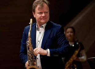 le-celebre-saxophoniste-russe-igor-butman-se-produira-au-jazz-plaza