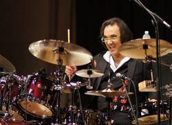 horacio-el-negro-hernandez-bajo-la-piel-del-drums