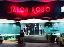 salon-rojo-alimentando-la-noche