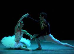 nueva-temporada-del-ballet-laura-alonso-en-el-teatro-america