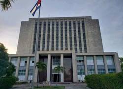 biblioteca-nacional-de-cuba-una-institucion-con-120-anos-de-compromiso-y-herencia-cultural-que-recibe-la-condicion-de-monumento-nacional