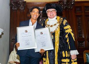 carlos-acosta-recibe-premio-lord-mayor-de-birmingham