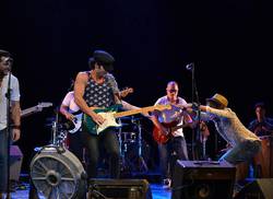 comenzo-el-fieston-v-festival-de-musica-alternativa-ciudad-del-mar