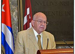 confieren-a-miguel-barnet-honoris-causa-en-letras-por-la-universidad-de-la-habana