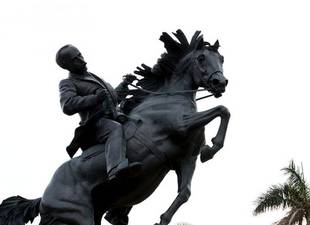 develan-en-la-habana-estatua-ecuestre-de-jose-marti
