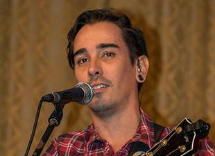 estrena-adrian-berazain-nuevo-video-clip-la-desilusion
