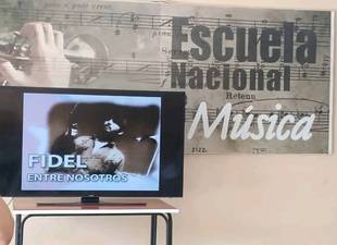 estudiantes-de-musica-rinden-homenaje-a-fidel-castro