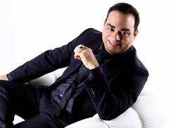 gilberto-santa-rosa-cantara-en-el-malecon-habanero