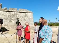 inauguraron-monumentos-en-castillo-de-la-real-fuerza-en-homenaje-al-artista-alfredo-sosabravo