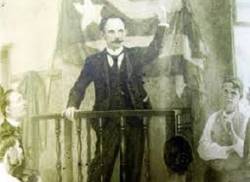 la-primera-tribuna-el-primer-discurso