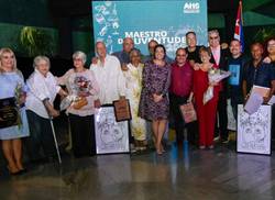 premio-maestro-de-juventudes-vocacion-de-ensenar-y-deberse-a-cuba