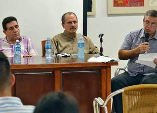 presentan-premios-uneac-2016-tres-ideas-en-papel-por-taisse-del-valle-valdes