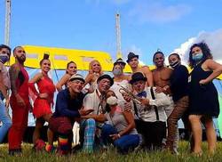 presenta-carpa-azul-del-circo-nacional-espectaculo-renacer