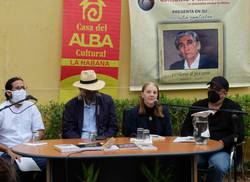 presentan-libros-de-waldo-leyva-y-margarita-sanchez-gallinal