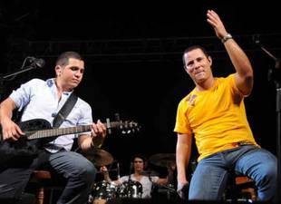 reabre-sus-puertas-salon-formell-de-la-plaza-cultural-el-sauce-por-taisse-del-valle-valdes
