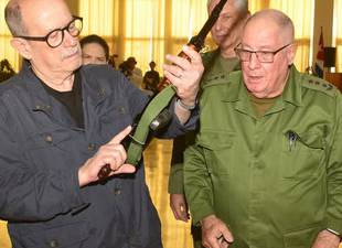 recibio-cantautor-silvio-rodriguez-su-akm