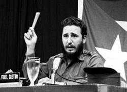 rinden-homenaje-artistas-y-escritores-a-fidel-en-el-94-aniversario-de-su-natalicio