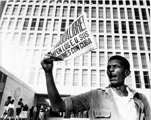 El 4 de enero de 1961 el periódico Revolución dio a conocer que el día anterior Estados Unidos había roto sus relaciones con Cuba. Foto: roberto salas
