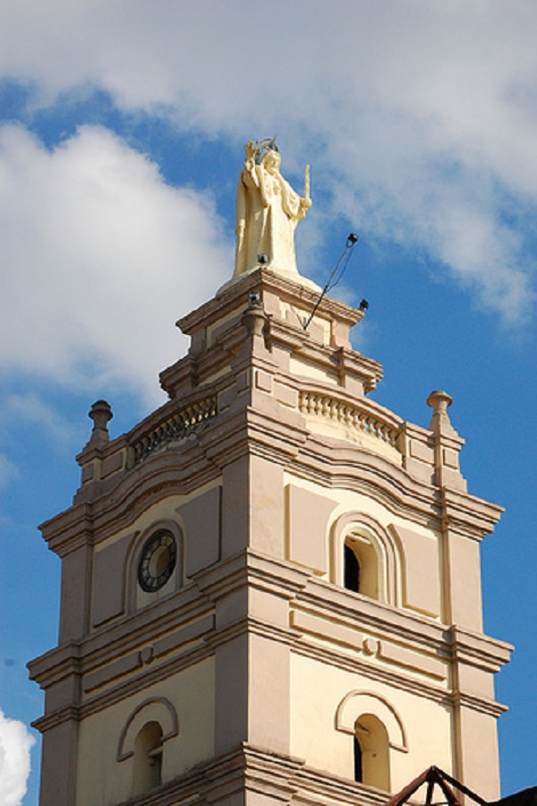 El 31 de octubre de 1937, en la cima de la torre de la Catedral de Camagüey, fue instalada la escultura del Cristo realizada por Albaijés