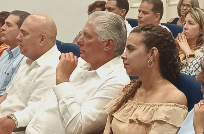 diaz-canel-participates-in-book-presentation-in-tribute-to-fidel-castro