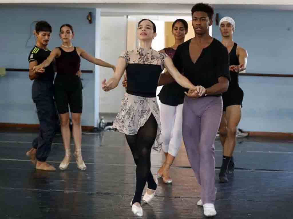 national-ballet-of-cuba-celebrates-anniversary-with-havana-audience