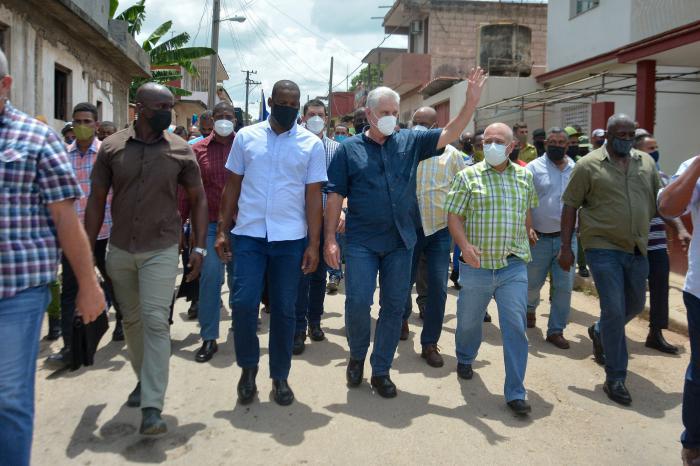 les-rues-de-cuba-appartiennent-aux-revolutionnaires-et-nous-les-defendrons