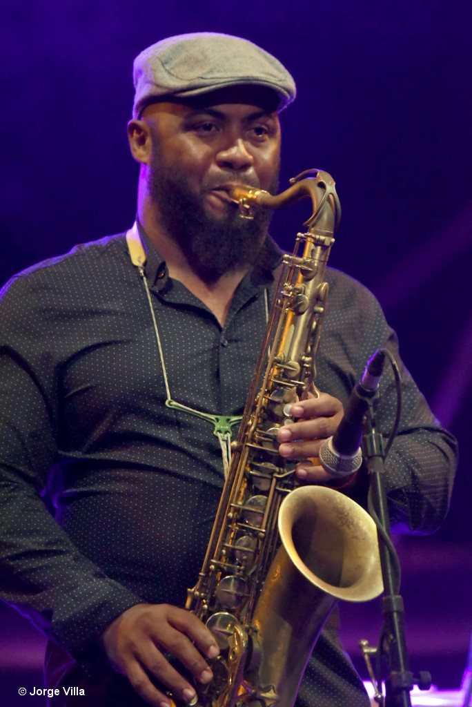 carlos-miyares-y-su-todos-estrellas-desbordan-jazz-en-la-noche-habanera