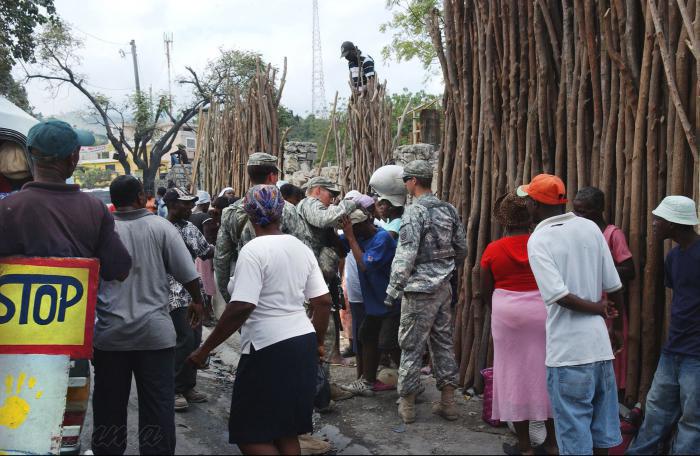 une-intervention-militaire-sans-bombes-sans-effusion-de-sang-et-sans-resistance