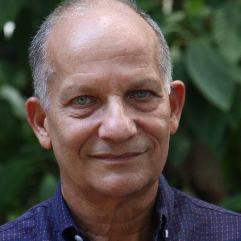 encuentro-con-arturo-arango-en-programa-cultural-libro-a-la-carta