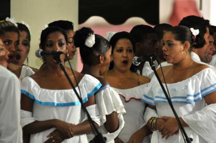 jornada-homenaje-de-la-academia-de-canto-mariana-de-gonitch-a-jose-marti