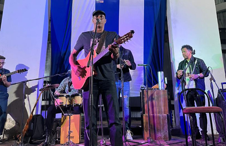 tony-avila-protagoniza-cierre-del-longina-en-santa-clara