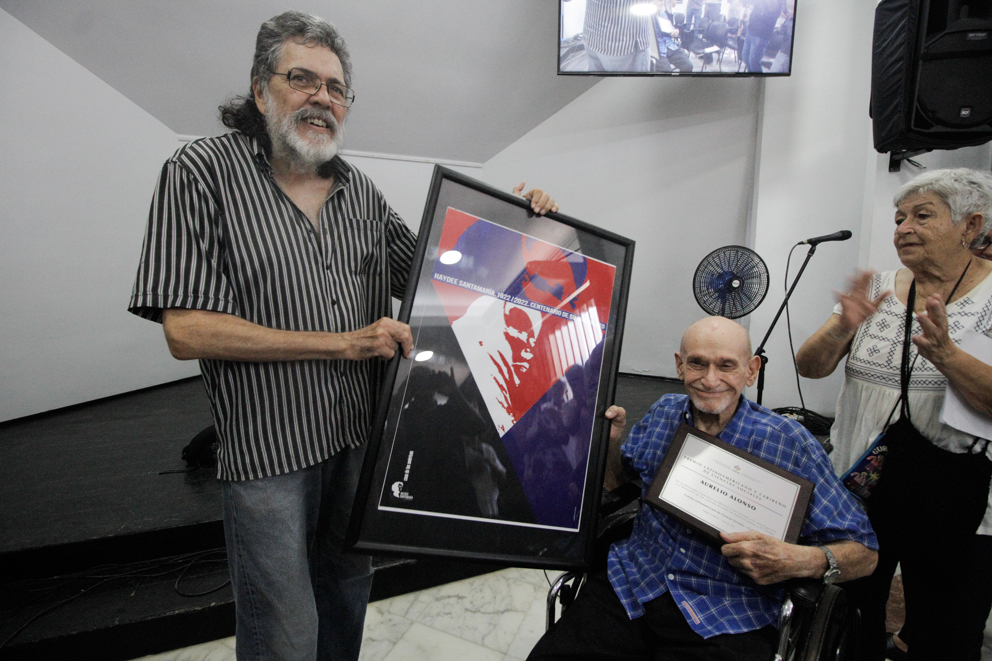 aurelio-alonso-recibe-premio-latinoamericano-de-ciencias-sociales-clacso-2025-por-su-labor-intelectual-y-compromiso-social