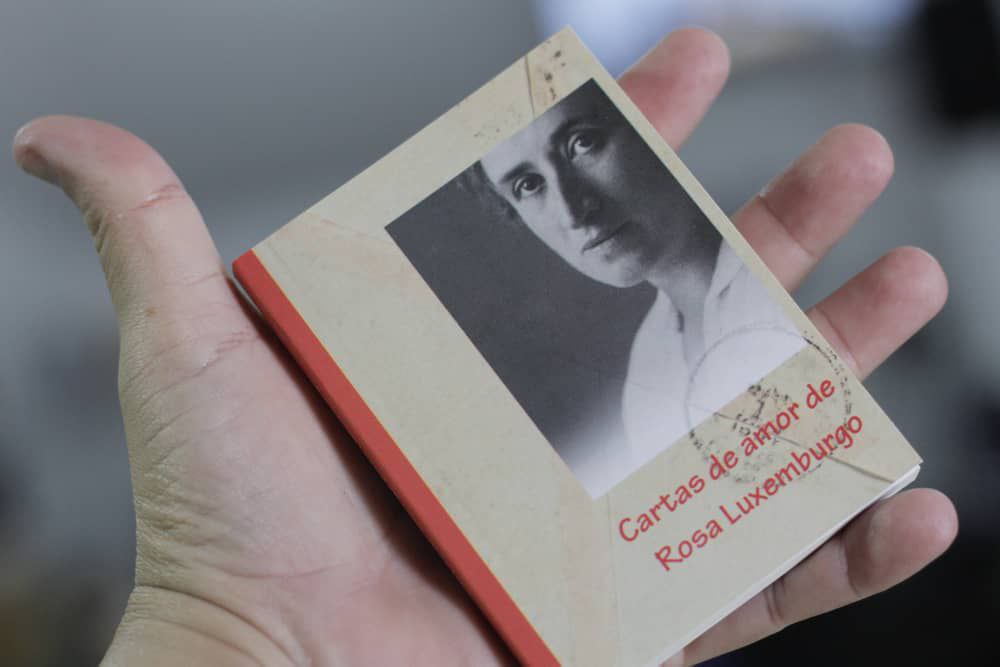 los-amores-de-rosa-luxemburgo-en-un-libro-de-bolsillo