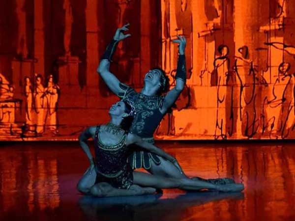 presidente-de-cuba-asiste-a-gala-del-ballet-de-san-petersburgo-en-homenaje-a-la-habana-en-sus-500-anos