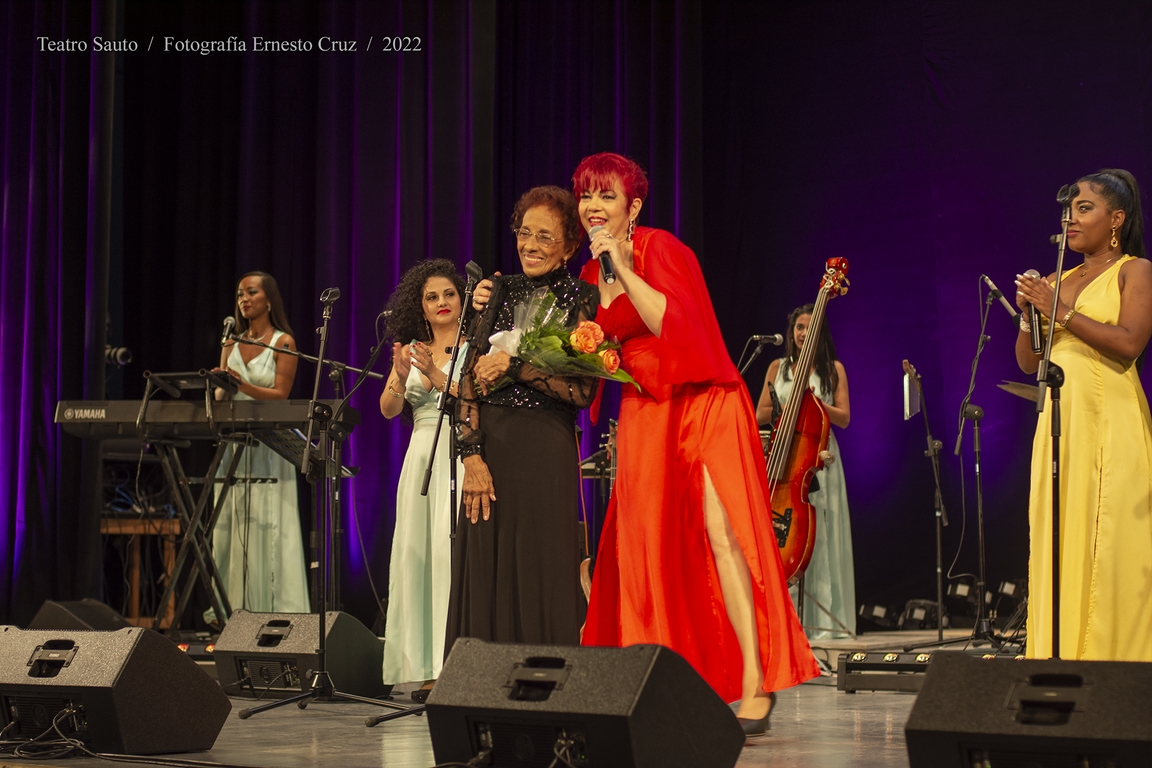 brillo-la-orquesta-anacaona-en-el-teatro-sauto