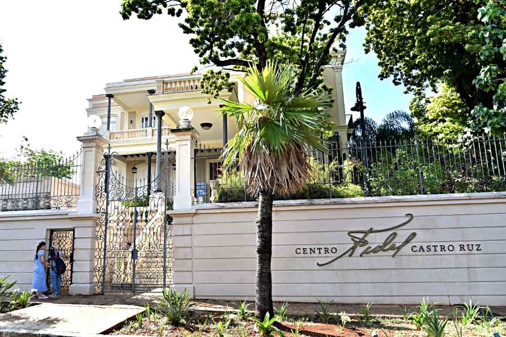 centro-fidel-castro-inicia-homenaje-al-lider-de-la-revolucion-cubana