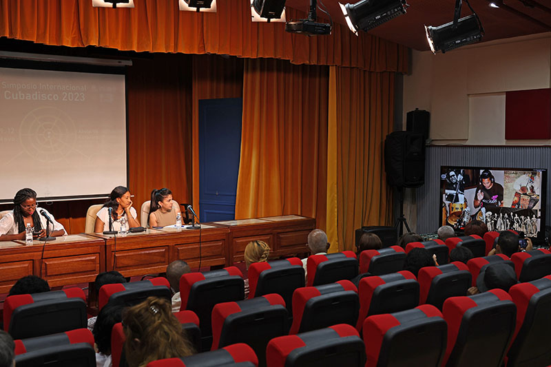 comenzo-en-la-habana-el-simposio-internacional-cubadisco-2023