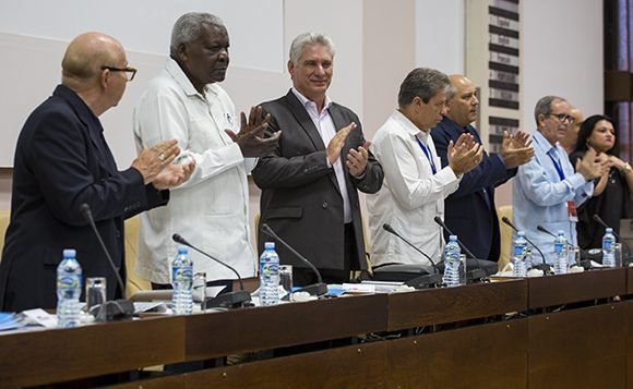 con-la-presencia-de-diaz-canel-sesiona-jornada-final-del-ix-congreso-uneac