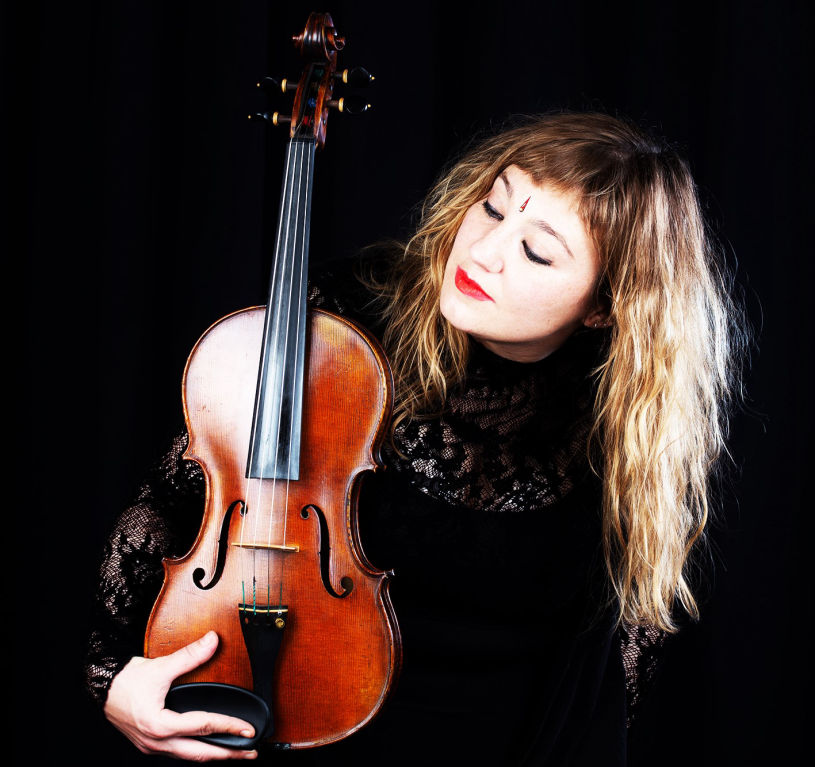 con-la-viola-de-orilla-a-orilla