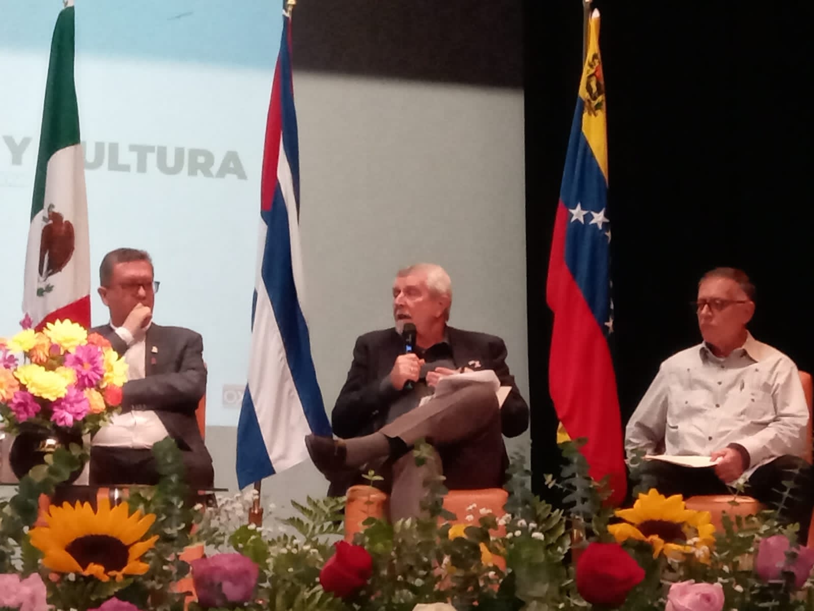 debaten-en-festival-mexicano-sobre-desarrollo-economico-cultura-y-paz