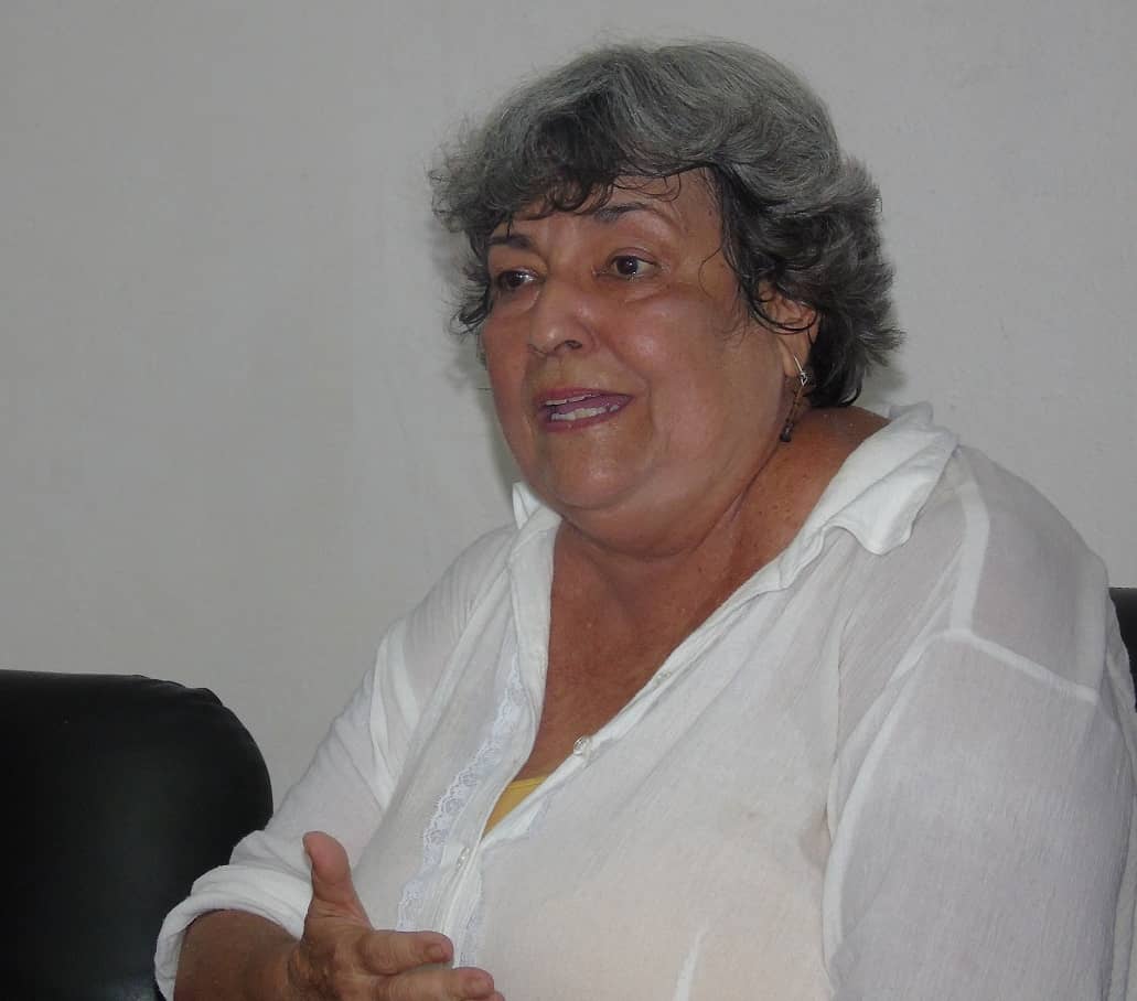 doctora-mildred-de-la-torre-sentimos-a-los-trovadores-como-interpretes-de-nuestras-realidades