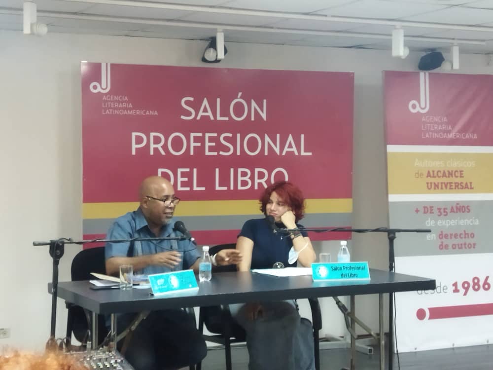 el-gran-libro-de-chamaquili-de-alexis-diaz-pimienta-y-su-virtuosismo-para-llegar-a-todas-las-generaciones