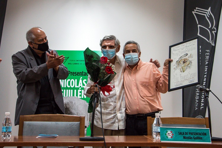 entregan-a-julio-travieso-serrano-premio-nacional-de-literatura-2021